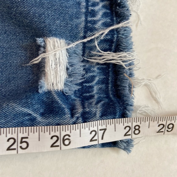 American Eagle Distressed Jeans - Picture 6 of 7